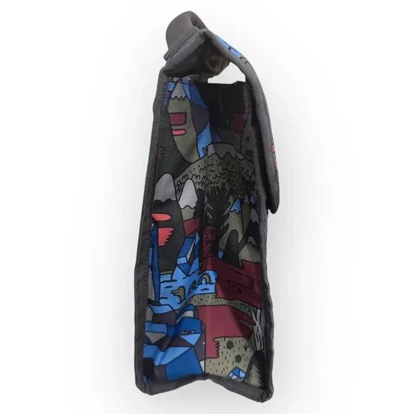 Burton Snowboards Insulated Lunch Bag Forest Print - Small Puncture on Interior - Picture 16 of 16